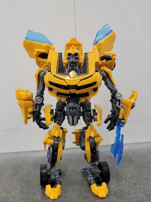 Bumblebee Battle Blade - Hasbro (Hunt For The Decepticons) action figure collectible - Main Image 2