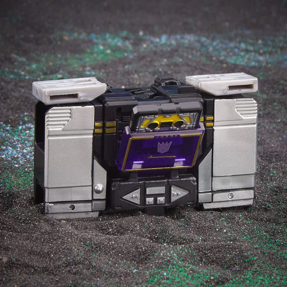 Legacy Evolution Core Class Soundblaster - Hasbro (Transformers) action figure collectible - Main Image 3