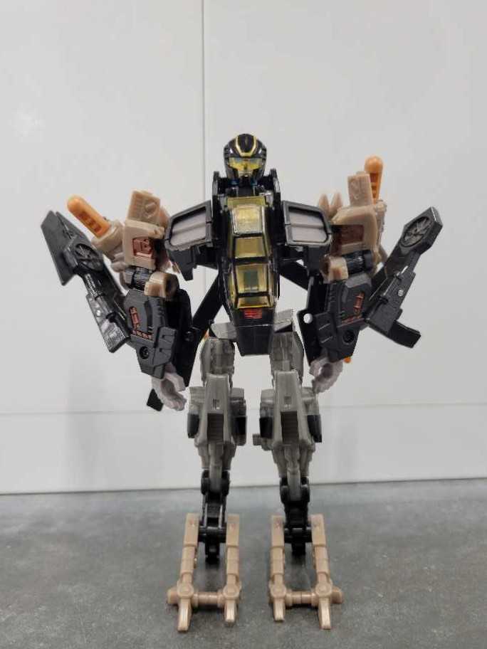 Tomahawk - Hasbro (Hunt For The Decepticons) action figure collectible - Main Image 2
