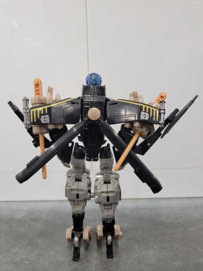 Tomahawk - Hasbro (Hunt For The Decepticons) action figure collectible - Main Image 4