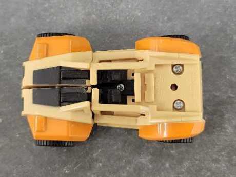 Sandstorm Vehicle Mode Missing Tire Gun - Hasbro (Hunt For The Decepticons) action figure collectible - Main Image 2