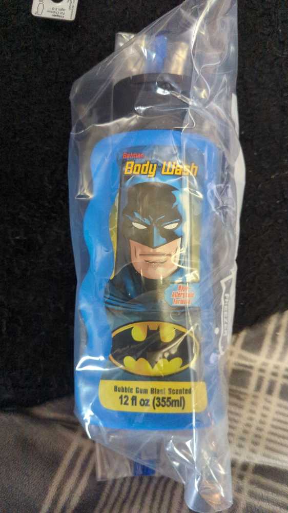 Batman Body Wash Gotham Bubble Gum 12 Oz ...  action figure collectible [Barcode 639277121592] - Main Image 2
