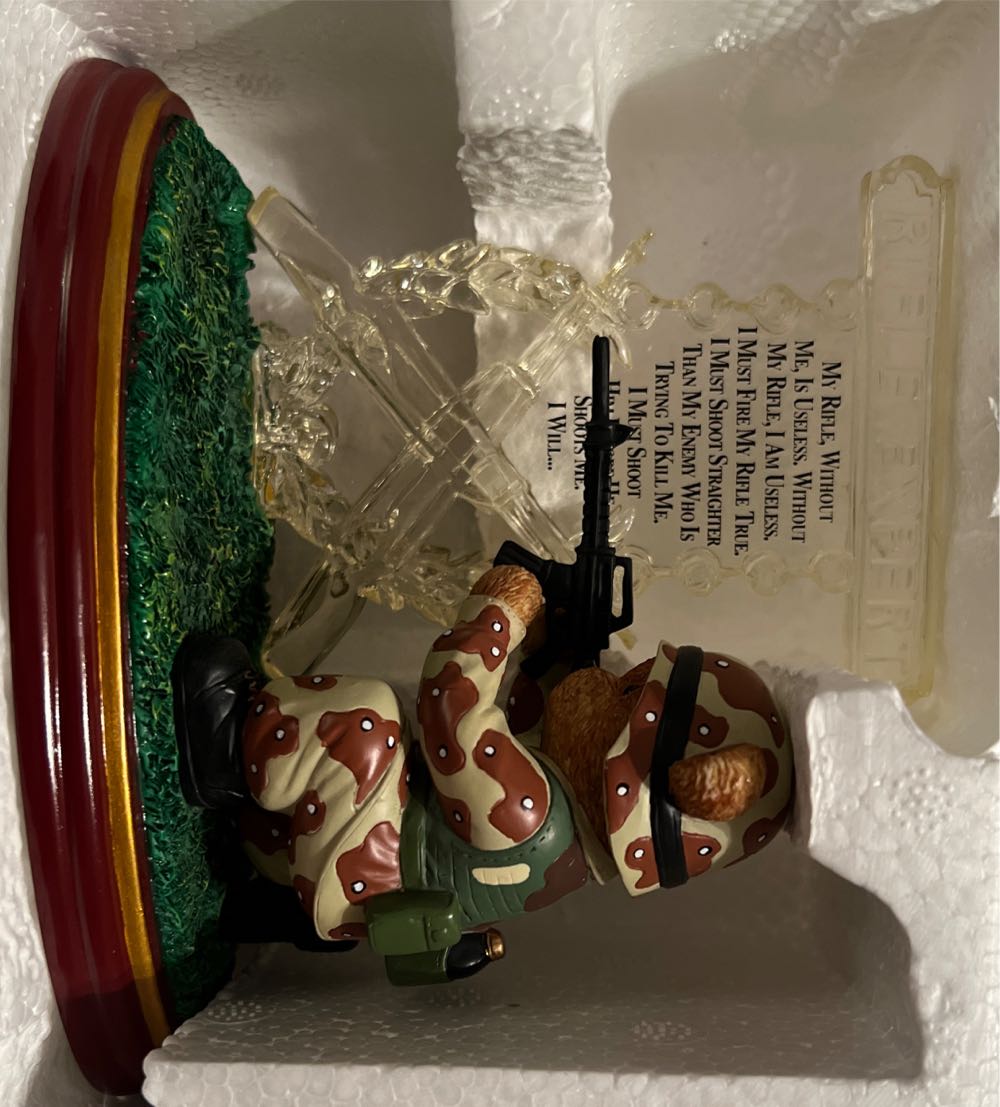 USMC My Rifle Collection - The Hamilton Collection (Faithful Fuzzies) action figure collectible - Main Image 3