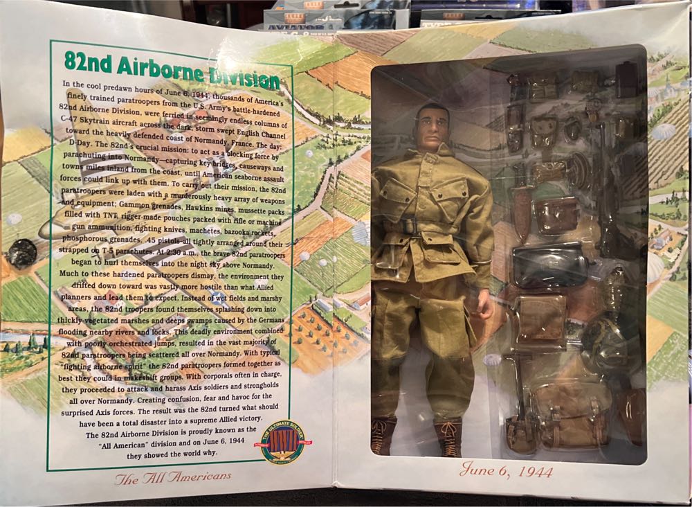 The Ultimate Soldier - 21st Century Toys (The Ultimate Soldier WWII) action figure collectible [Barcode 638748220208] - Main Image 2