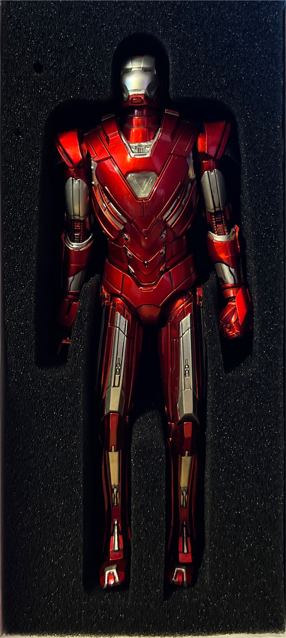 Iron Man XXXIII [Silver Centurion] - Comicave Studios (Marvel Studios) action figure collectible [Barcode 8886476500068] - Main Image 2
