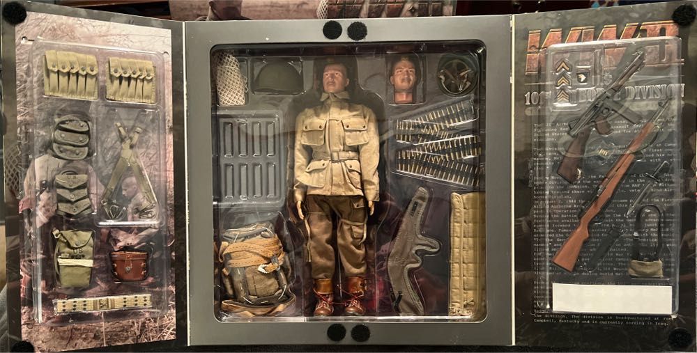 WWII U.S. 101st Airborne Division - Did Corp action figure collectible [Barcode 870454000792] - Main Image 2