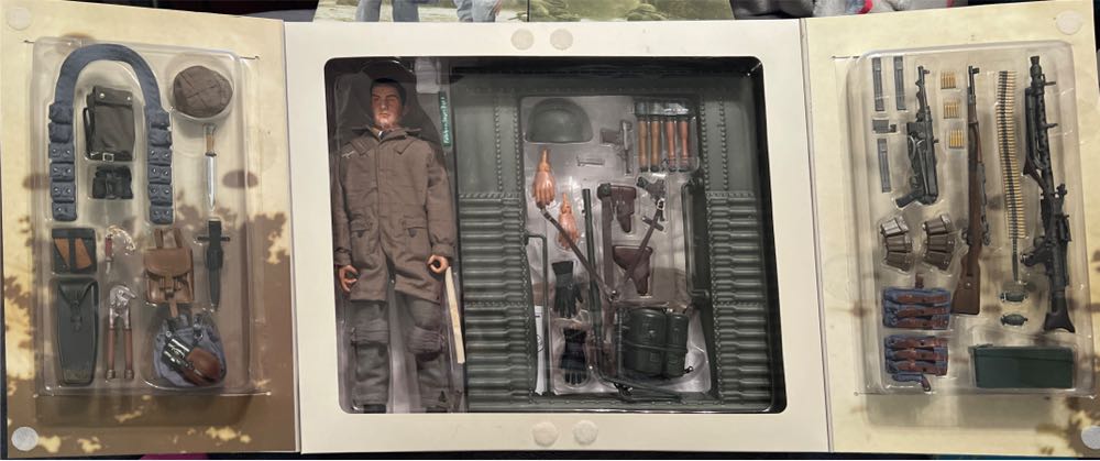 New Generation WWII Fallschirmjäger - Dragon Models Ltd. (Crete 1941) action figure collectible [Barcode 089195703002] - Main Image 2