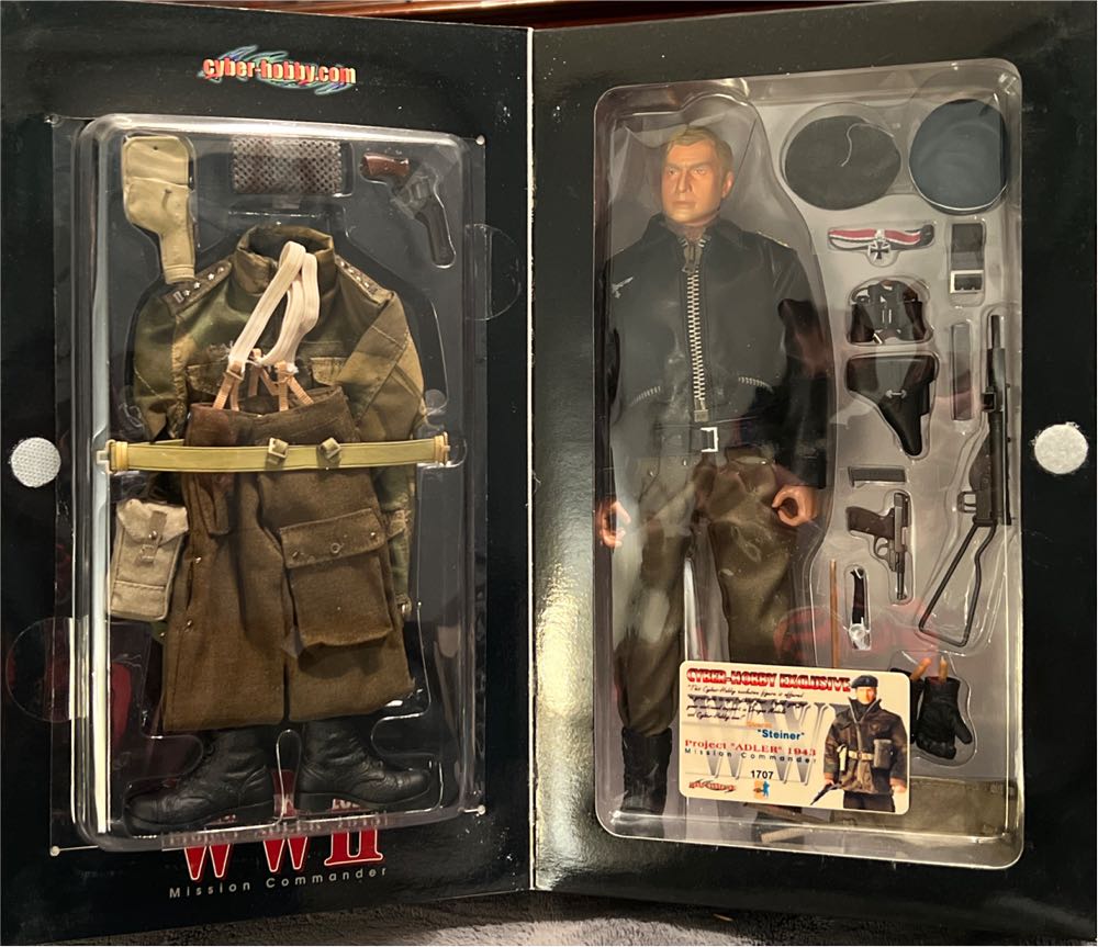 Cyber-Hobby Exclusive - WWII Mission Commander Oberst“Steiner” - Dragon Models Ltd. (WWII Project “Adler” 1943) action figure collectible [Barcode 089195702289] - Main Image 2