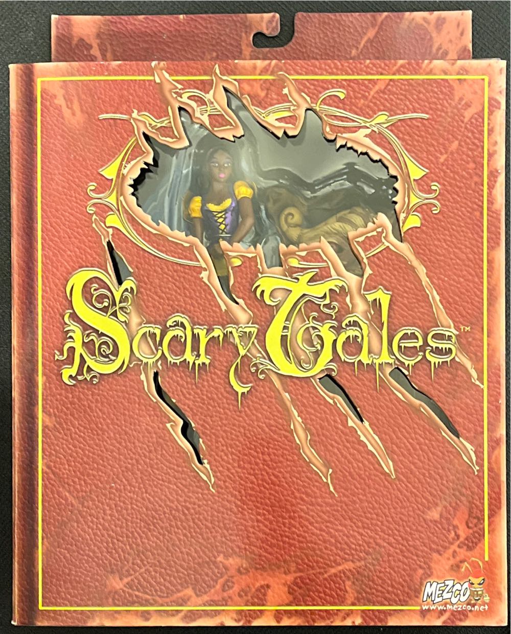 Alice  action figure collectible [Barcode 696198660029] - Main Image 2