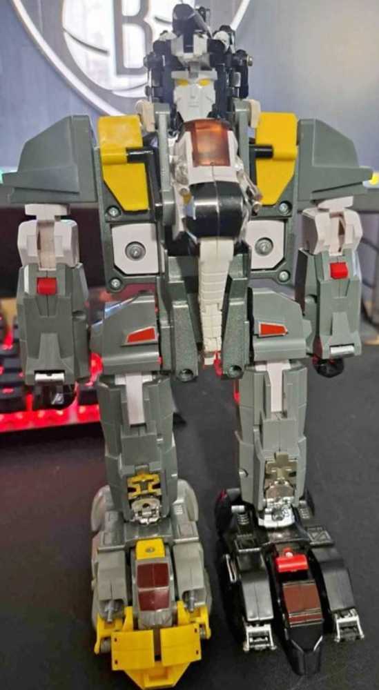 Godiakin Dancougar (Original 85) - Ban Dai action figure collectible - Main Image 2