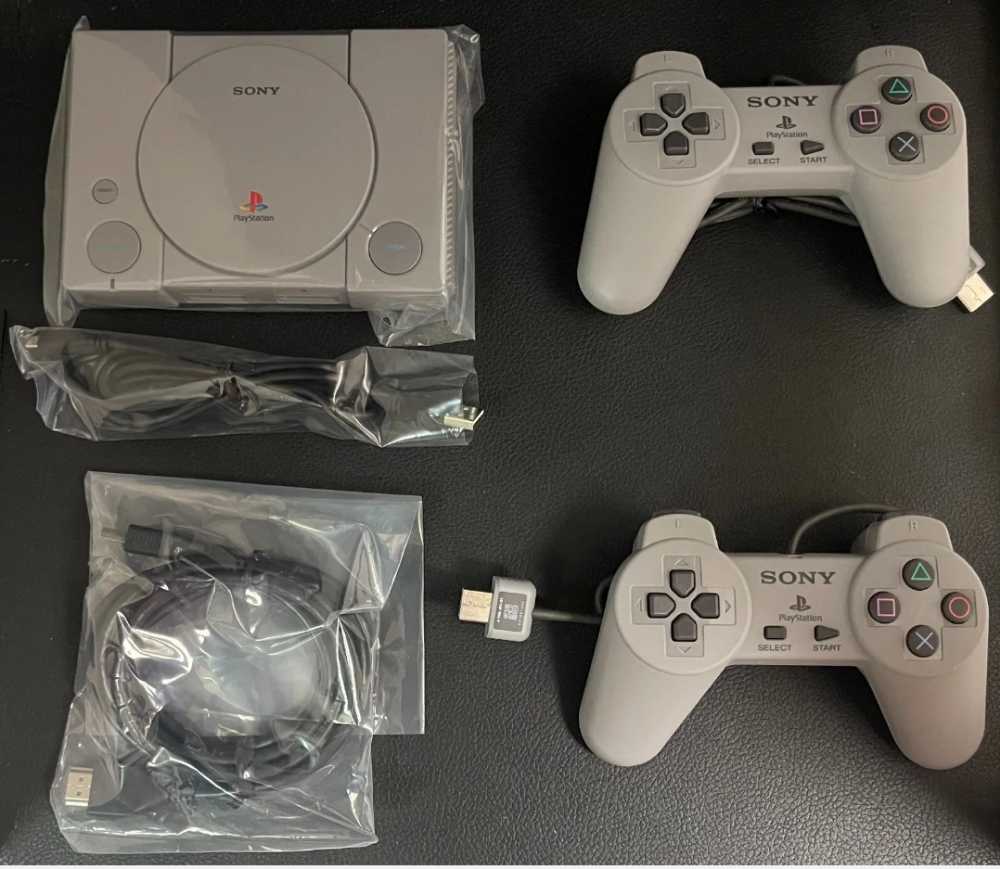 Sony PlayStation Classic Mini Gray Console with x20 Pre-Loaded Games! - Sony Playstation action figure collectible [Barcode 9777789586070] - Main Image 3