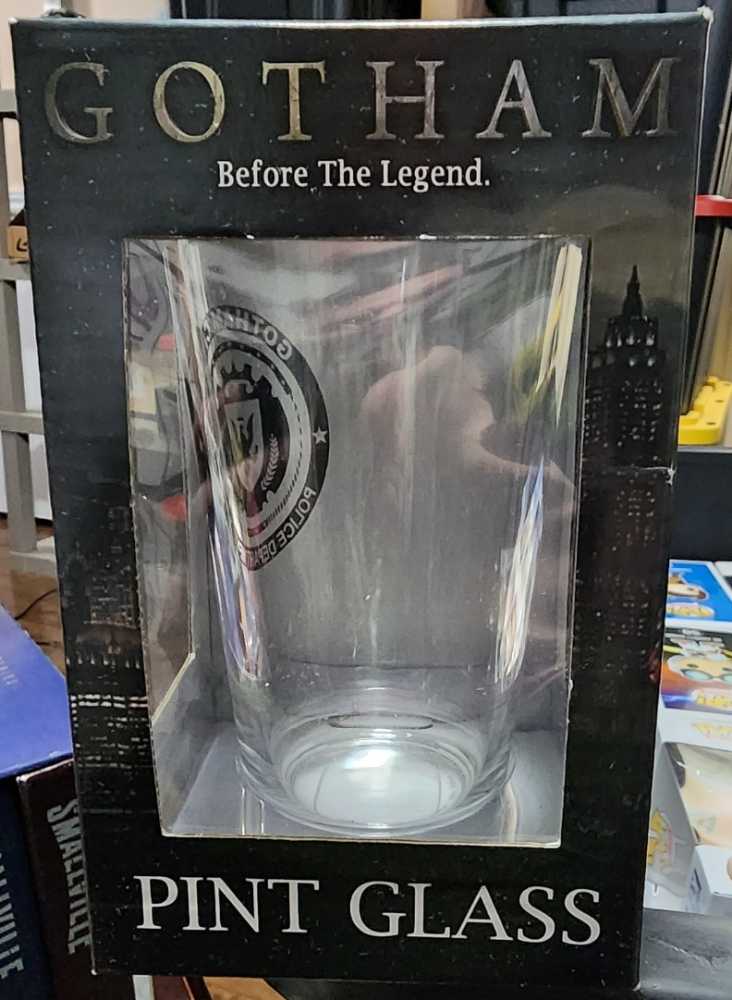Diamond Select Toys Gotham City Police Department Pint Glass - Diamond Select action figure collectible [Barcode 699788181263] - Main Image 2