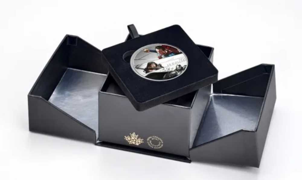 2016 $30 Batman V Superman : Dawn Of Justice -2oz. Fine Silver Coin - Royal Canadian Mint action figure collectible [Barcode 623932072213] - Main Image 2