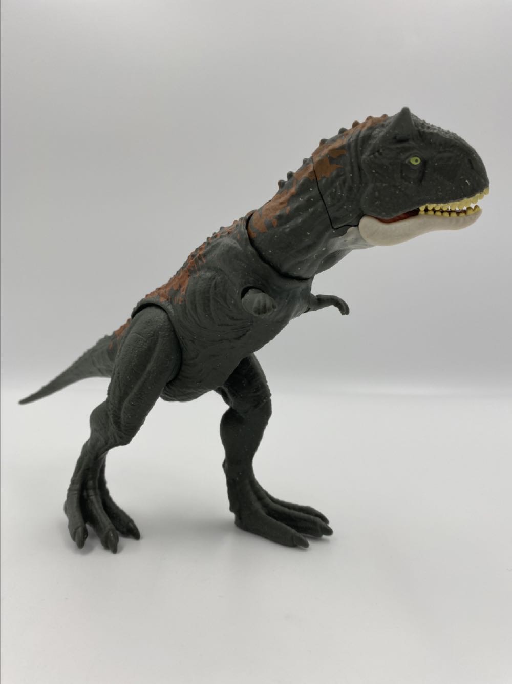 Jurassic World: Carnotaurus  - Mattel (Jurassic World Dominion) action figure collectible - Main Image 4