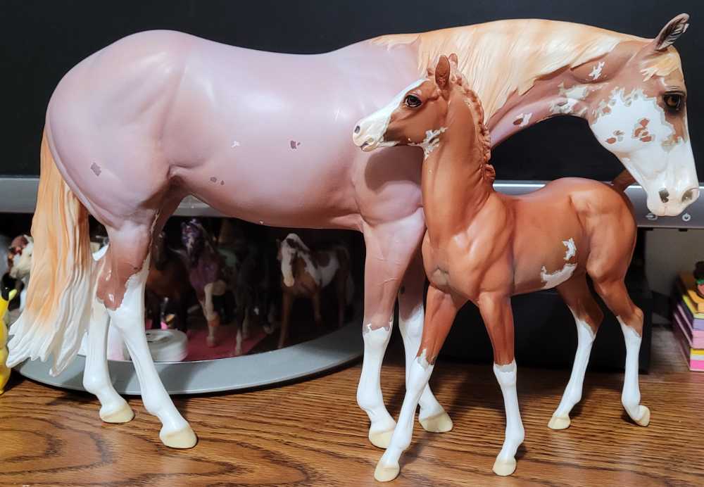 Hawkeye & Firefly - Breyer Animal Creations action figure collectible - Main Image 2