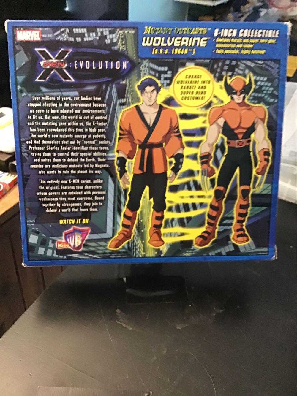 Marvel Comics X-Men-Wolverine - Toybiz (X-men Evolution) action figure collectible [Barcode 035112442912] - Main Image 2