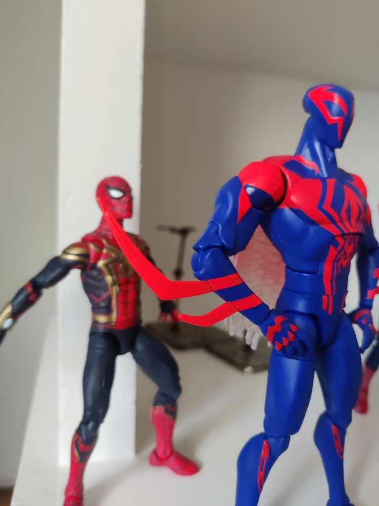 Spider-Man 2099 - Hasbro (Hasbro Wave: Across the Spider-Verse) action figure collectible - Main Image 2
