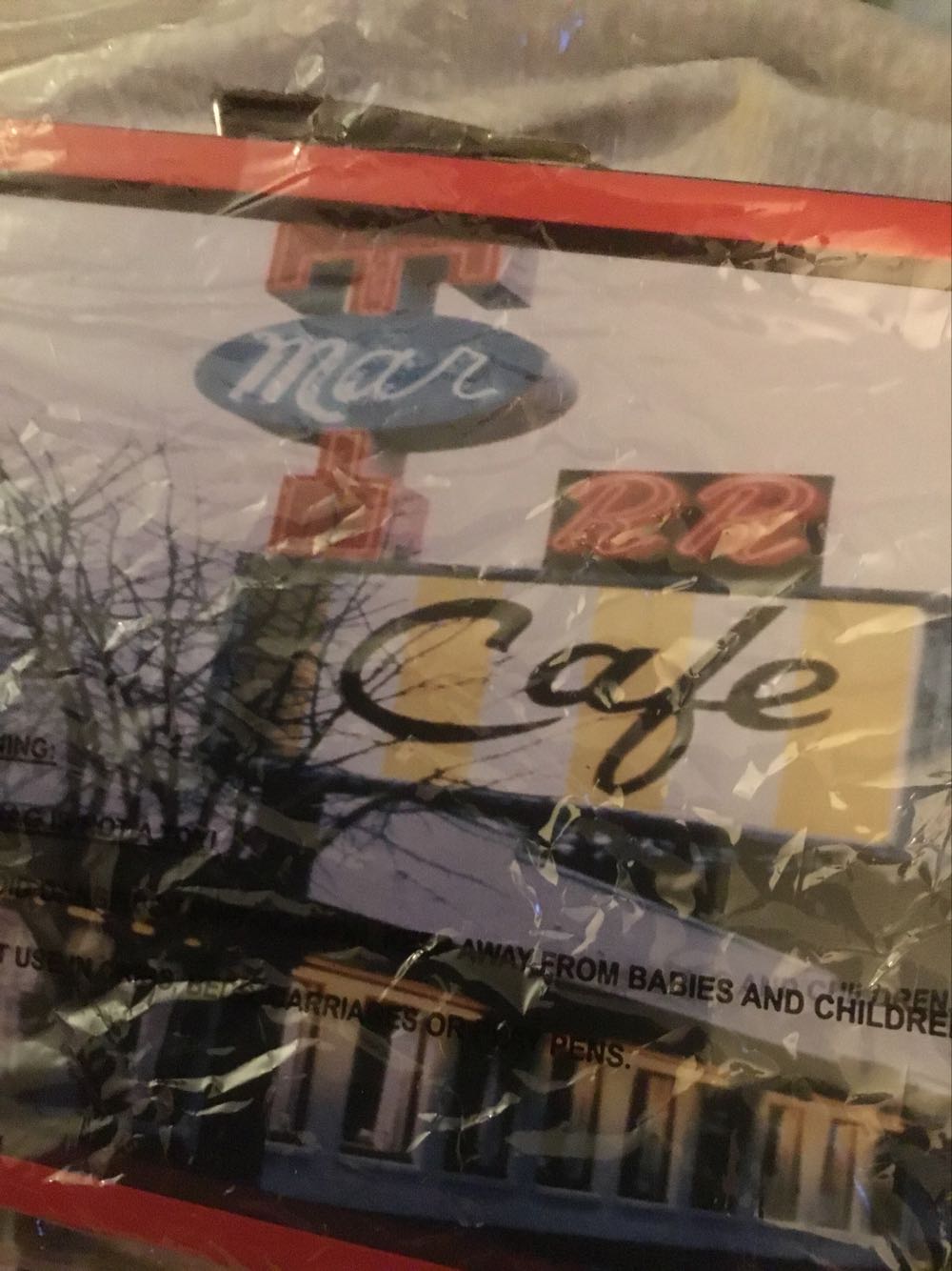 Twin Peaks Lunch Box  (Twin Peaks) action figure collectible [Barcode 840417107363] - Main Image 1