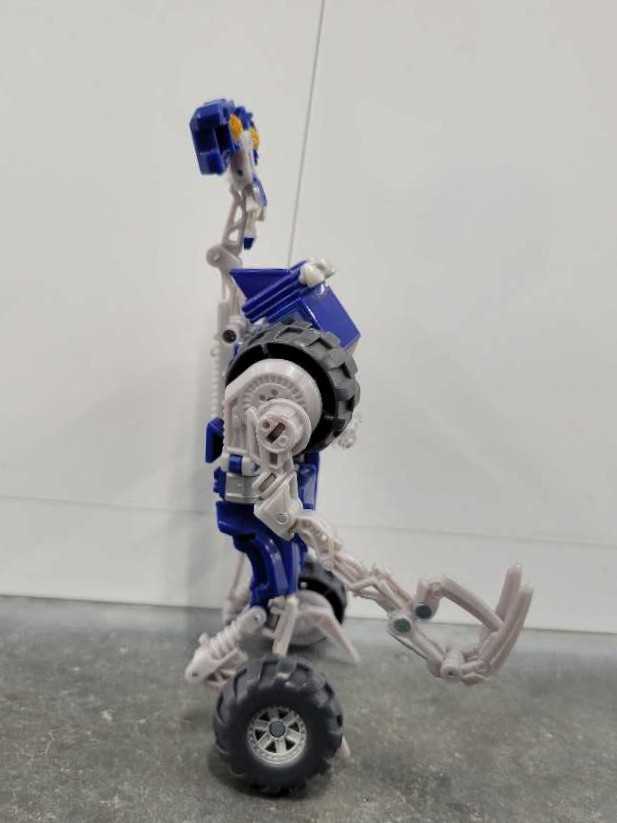 Wheelie - Hasbro (Revenge Of The Fallen) action figure collectible - Main Image 3