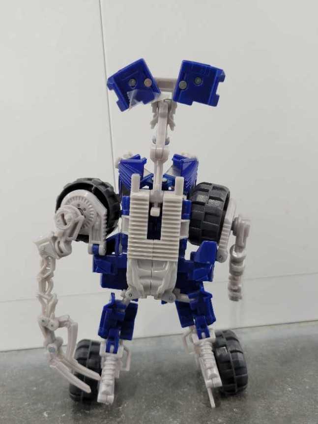 Wheelie - Hasbro (Revenge Of The Fallen) action figure collectible - Main Image 4