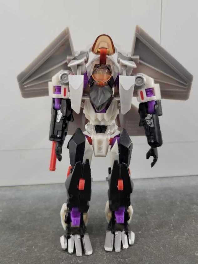 Thrust With Bumblebee Crash Landing Attack Target - Hasbro (Hunt For The Decepticons) action figure collectible - Main Image 2