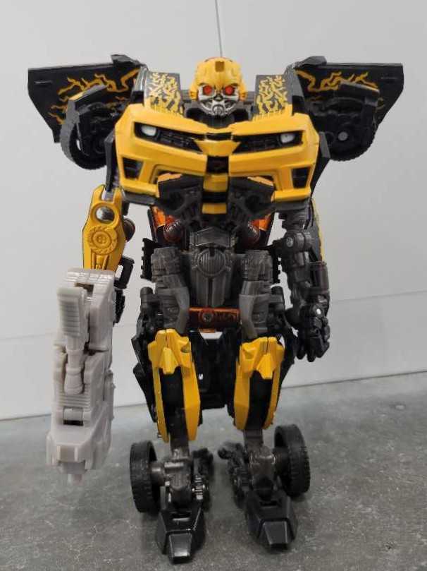 Bumblebee Cyberfire - Hasbro (Dark Of The Moon) action figure collectible - Main Image 2