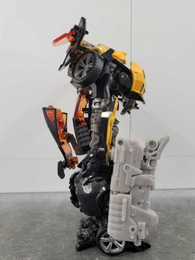 Bumblebee Cyberfire - Hasbro (Dark Of The Moon) action figure collectible - Main Image 3