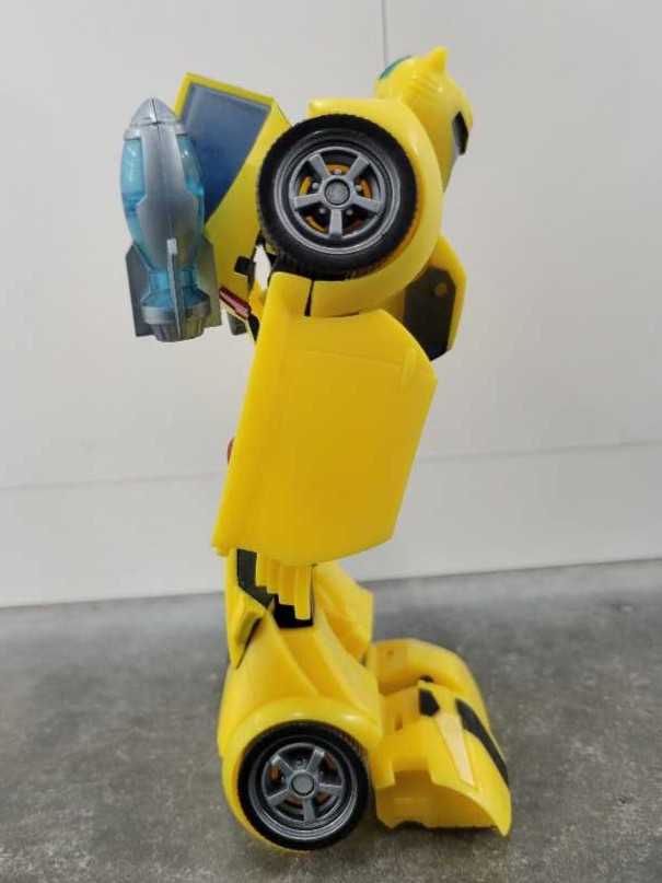 Bumblebee 1st - Hasbro (Animated) action figure collectible - Main Image 3