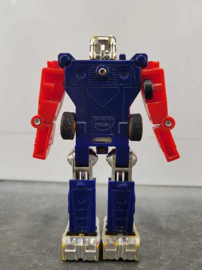 Aragon F1 Powerdasher Blue Legs - Hasbro (Diaclone) action figure collectible - Main Image 3