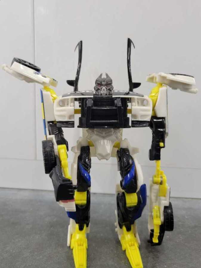 Barricade 1st VS Sideswipe Hunters Rumble Target - Hasbro (Hunt For The Decepticons) action figure collectible - Main Image 2