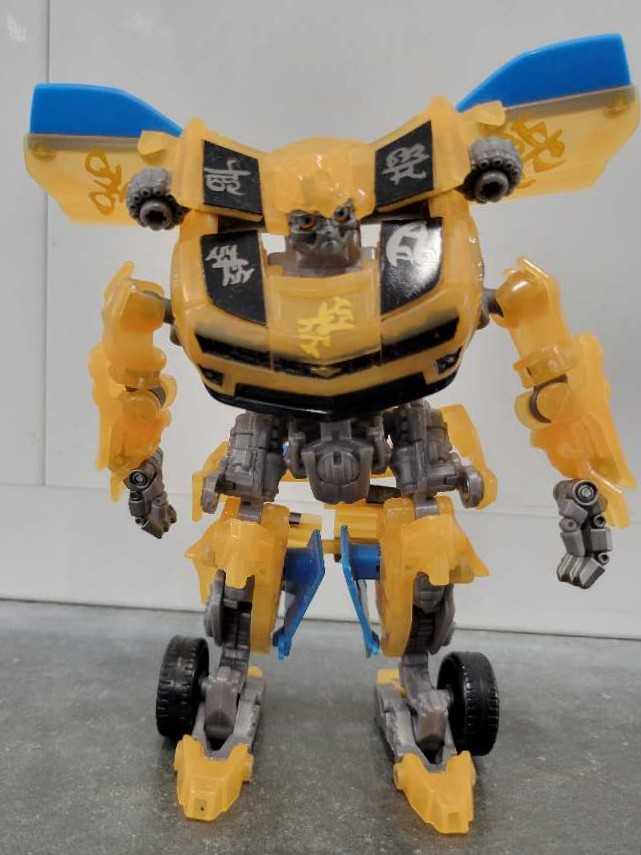 Bumblebee Cyberglyphics Target - Hasbro (Dark Of The Moon) action figure collectible - Main Image 2