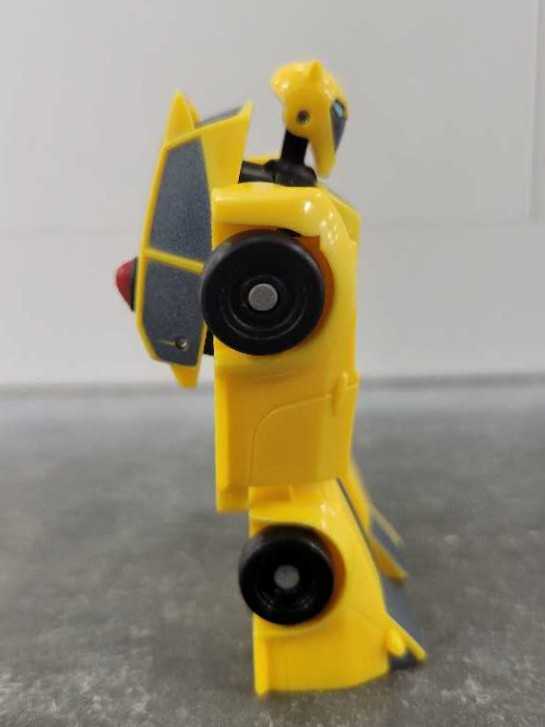 Bumblebee Legends Universe  - Hasbro (Animated) action figure collectible - Main Image 2