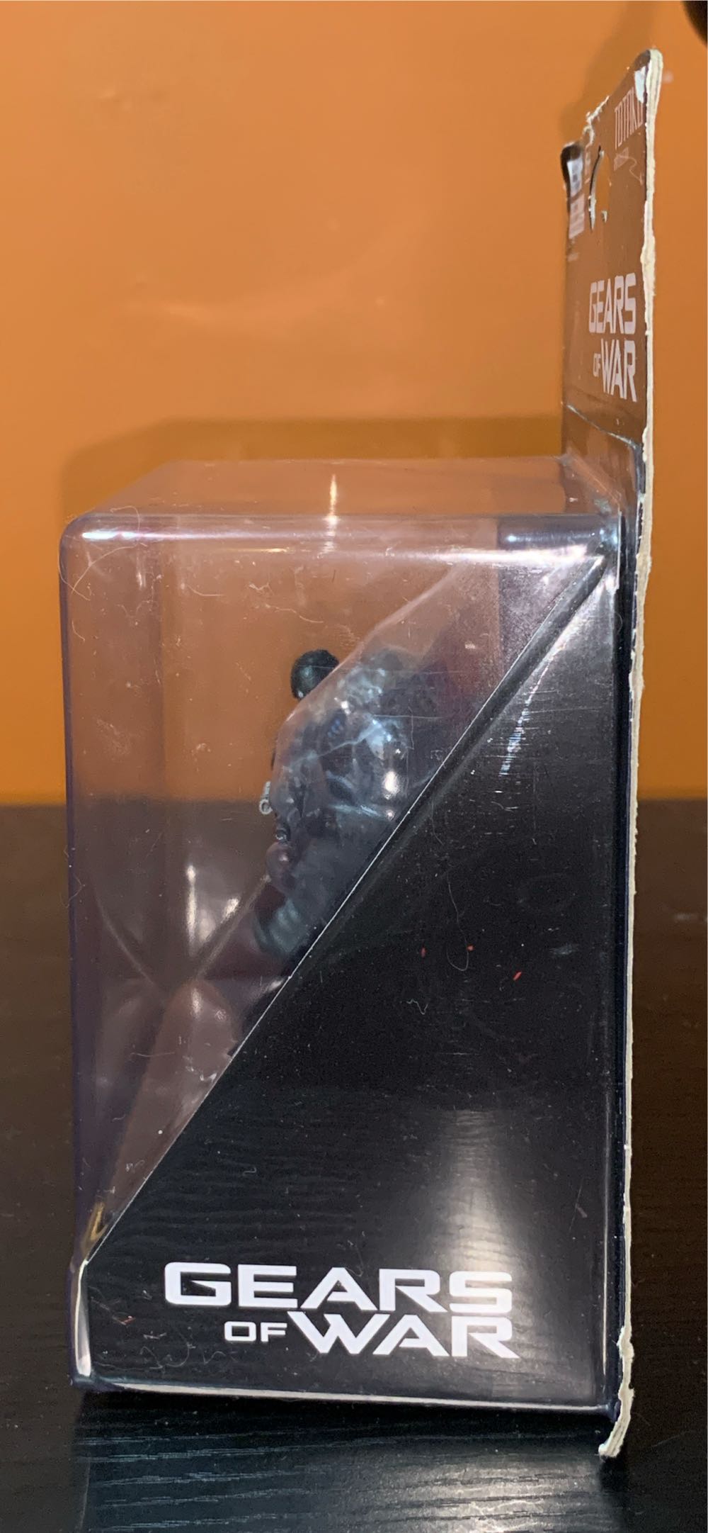 Gears Of War: Marcus Fenix - TOTAKU (Gears Of War) action figure collectible [Barcode 719546179339] - Main Image 2