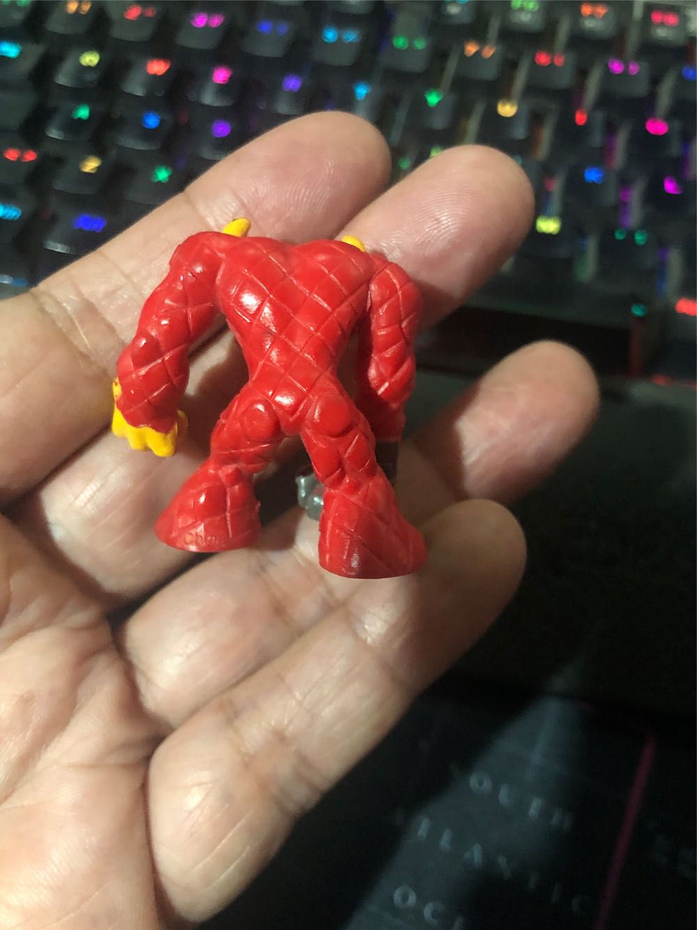 El Mastodonte - Gormiti (Rojo) action figure collectible - Main Image 3