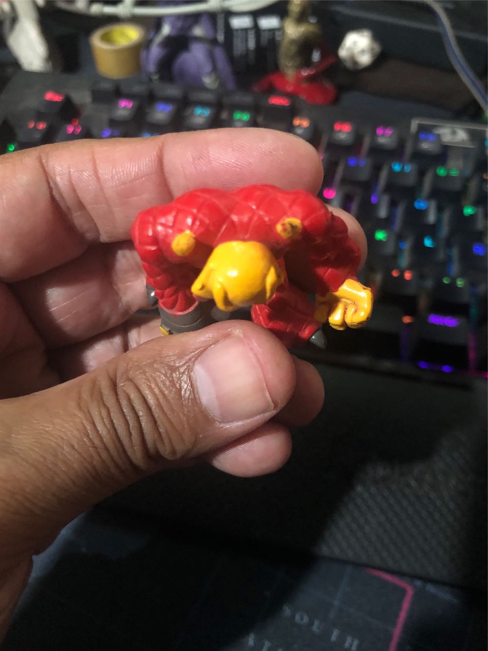 El Mastodonte - Gormiti (Rojo) action figure collectible - Main Image 4