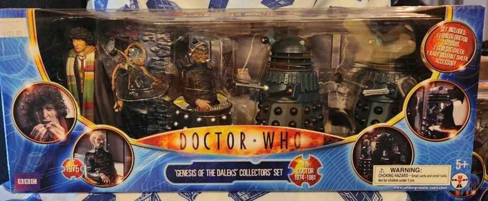 4th Doctor - Genesis of the Daleks Collectors’ Set - Character Options (Doctor Who) action figure collectible - Main Image 2