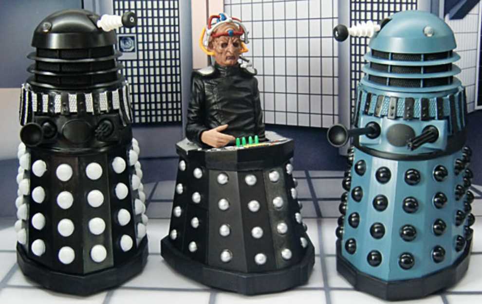 5th Doctor - Resurrection of the Daleks Collector’s Set - Character Options (Doctor Who) action figure collectible - Main Image 3