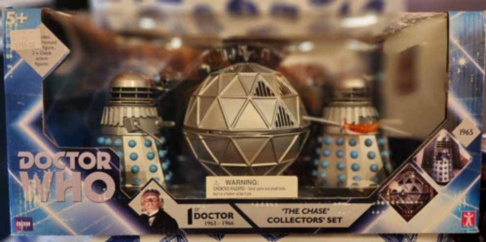 1st Doctor - The Chase Collectors’ Set - Character Options (Doctor Who) action figure collectible - Main Image 2