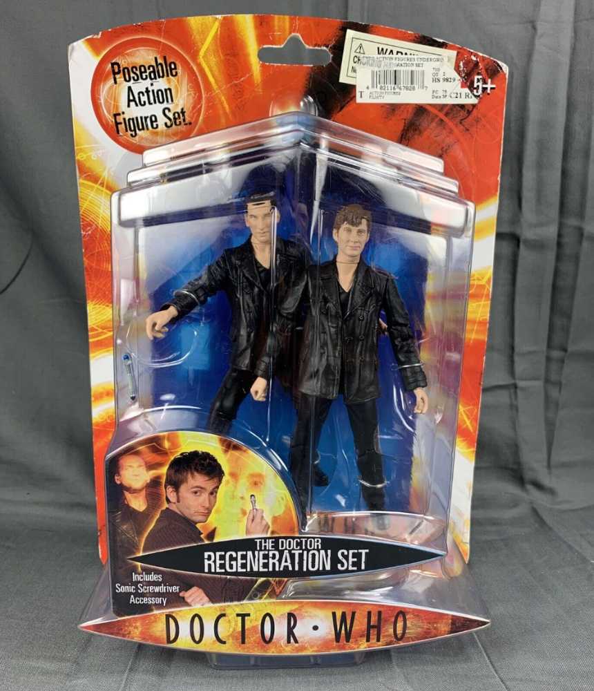 10th Doctor Post Regeneration Figure - Character Options (Doctor Who) action figure collectible - Main Image 3