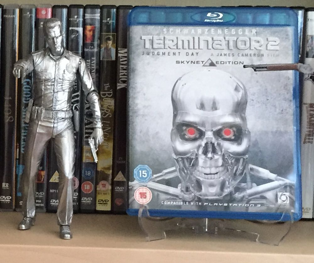 NECA “T-1000” Liquid Metal Version - 2010 Comic Con Exclusive - Terminator 2: Judgement Day - Neca (Terminator 2: Judgement Day) action figure collectible - Main Image 3