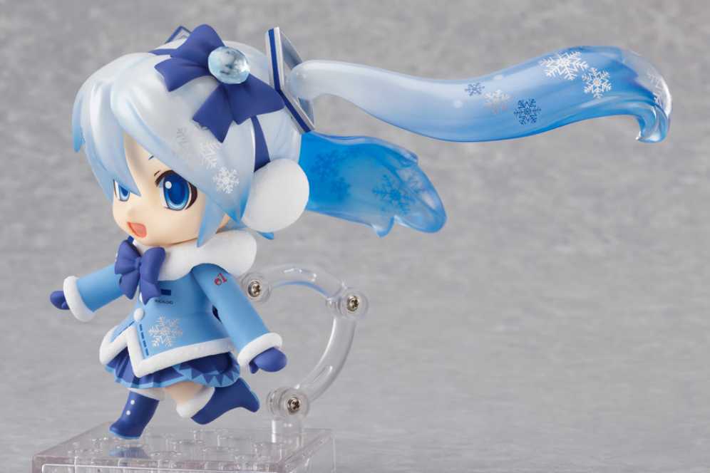 Snow Miku 2012: Fluffy Coat Ver.  action figure collectible - Main Image 4