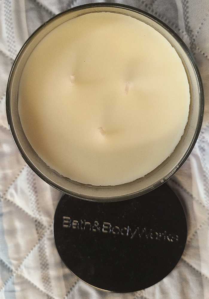 CANDLE: Halloween Bath & Bodyworks Purr fect Pumpkin 2020 - Bath & Bodyworks Candle (Halloween Candle) action figure collectible [Barcode 3664733535818] - Main Image 4