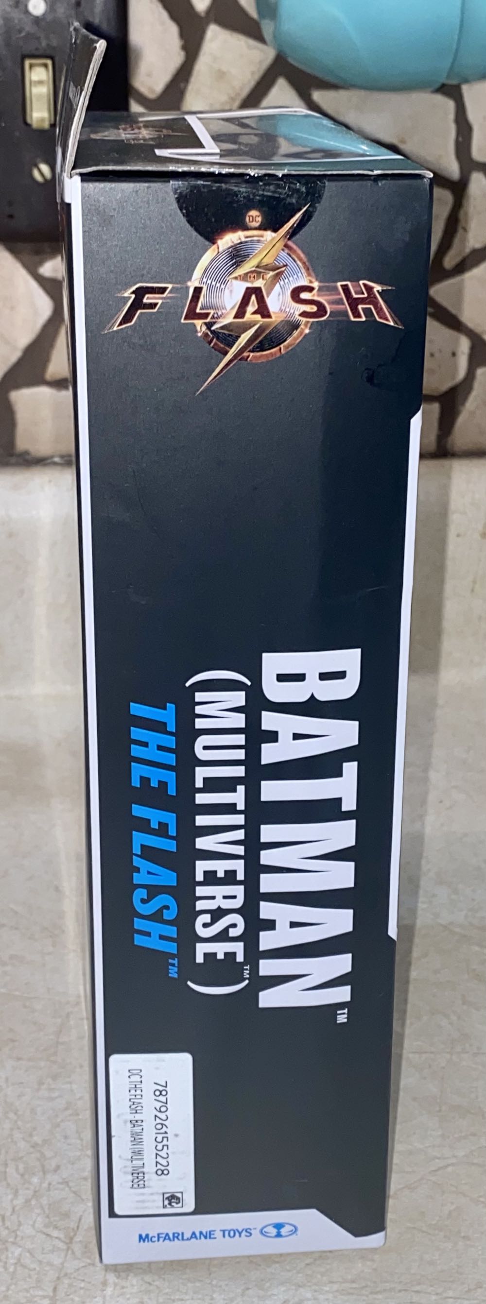 DC Multiverse - The Flash (Movie): Batman (Multiverse) - McFarlane Toys (The Flash (Movie)) action figure collectible [Barcode 787926155228] - Main Image 3