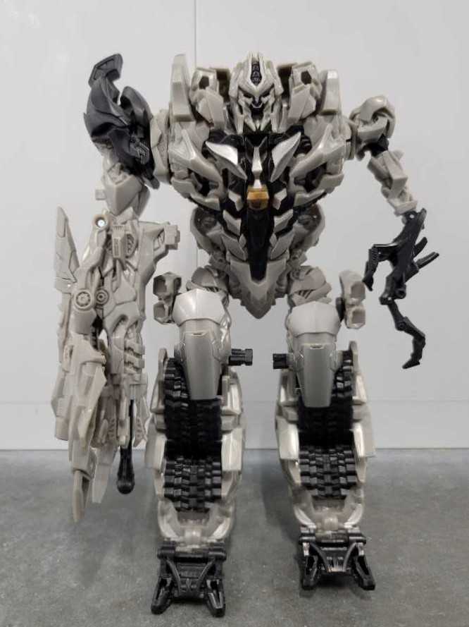 Megatron Leader Robot Mode - Hasbro (Revenge Of The Fallen) action figure collectible - Main Image 2