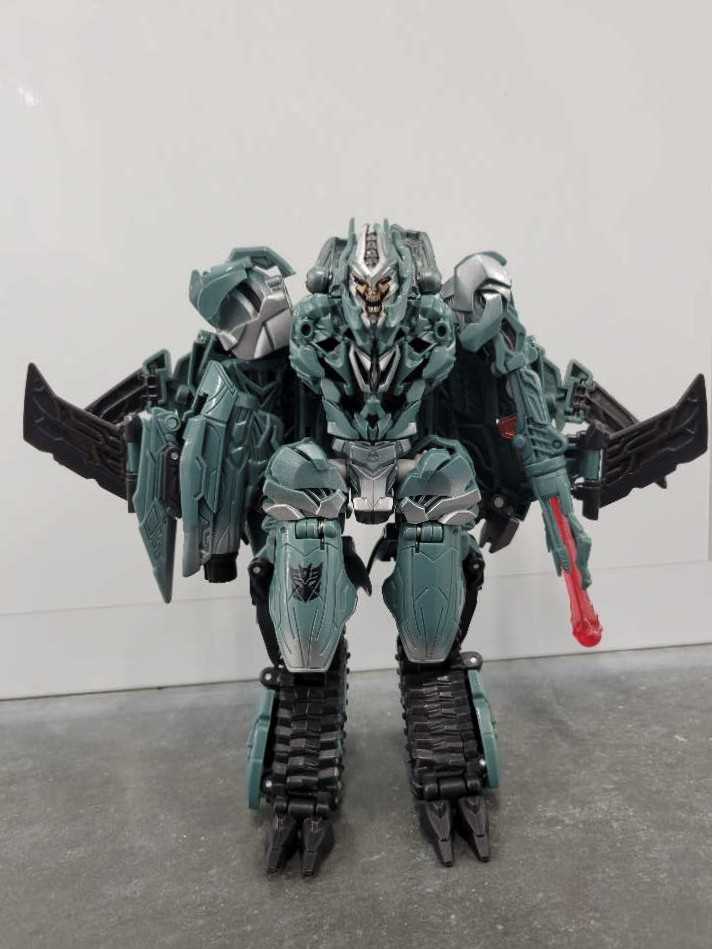 Megatron Voyager 1st - Hasbro (Revenge Of The Fallen) action figure collectible - Main Image 2