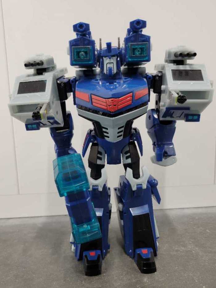 Ultra Magnus - Hasbro (Animated) action figure collectible - Main Image 2
