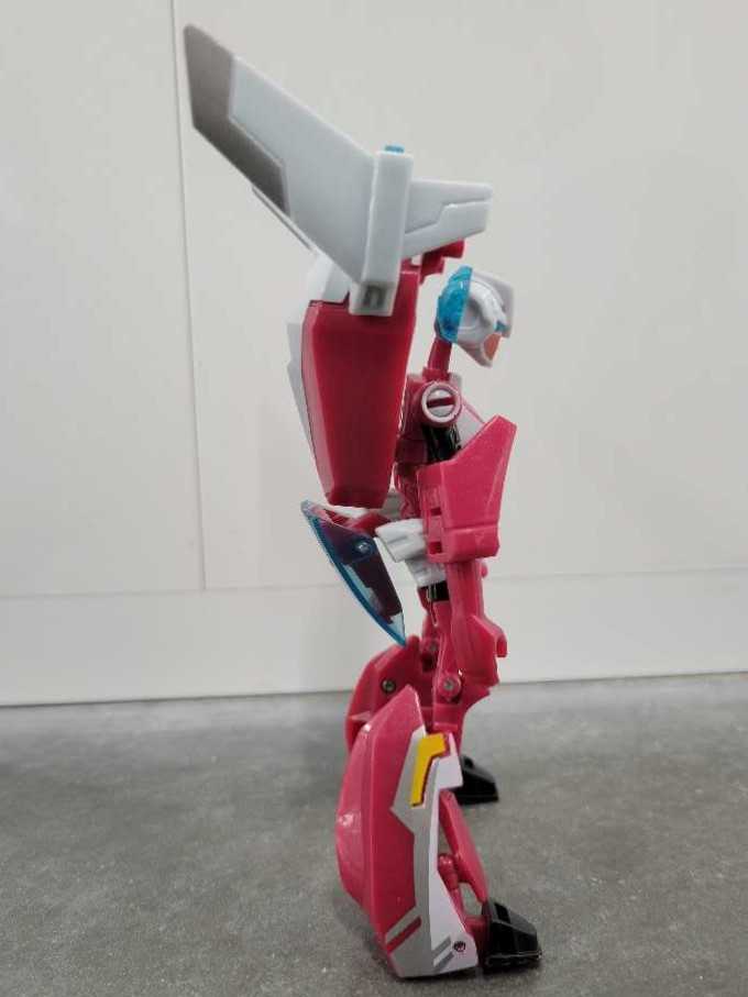 Arcee - Hasbro (Animated) action figure collectible - Main Image 3