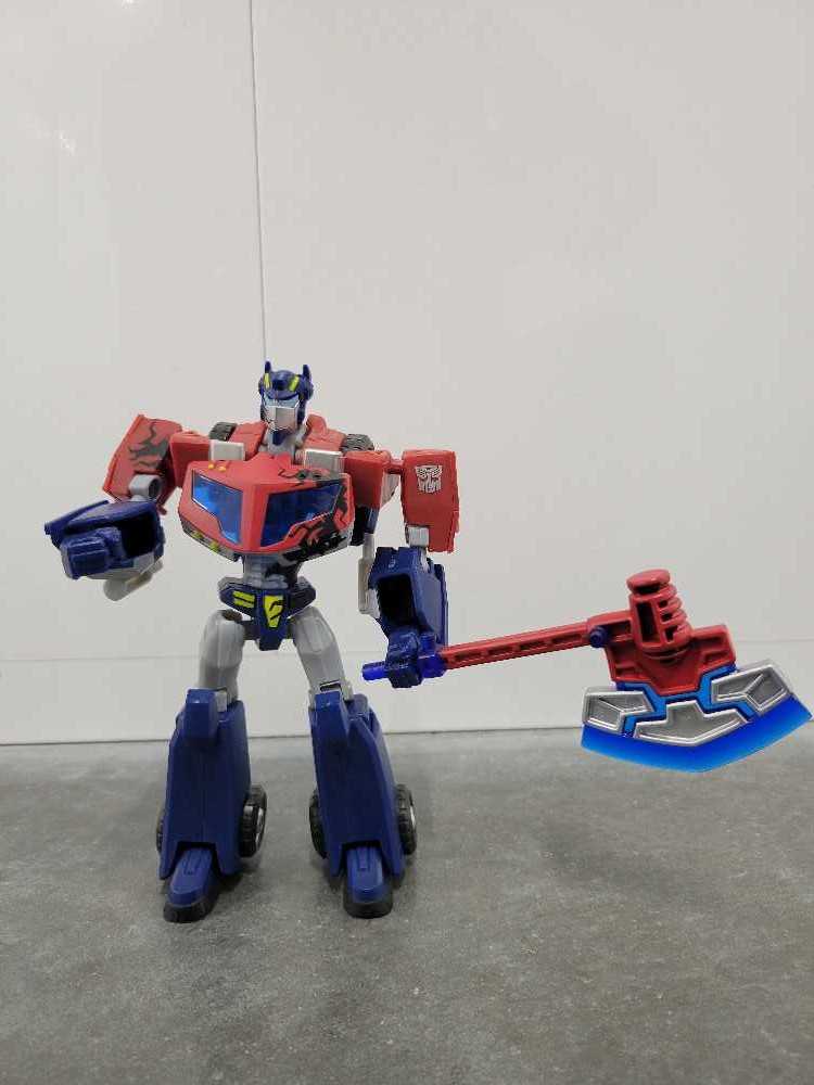 Optimus Prime VS Megatron The Battle Begins - Hasbro (Animated) action figure collectible - Main Image 2