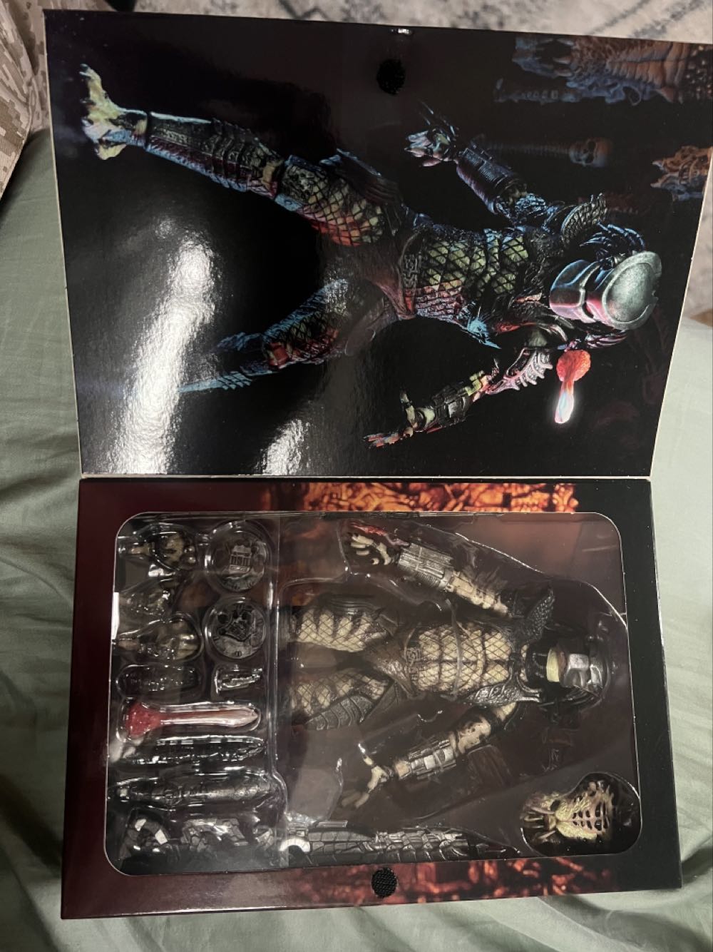 Ultimate Scout Predator - Neca (Predator) action figure collectible [Barcode 634482515877] - Main Image 2