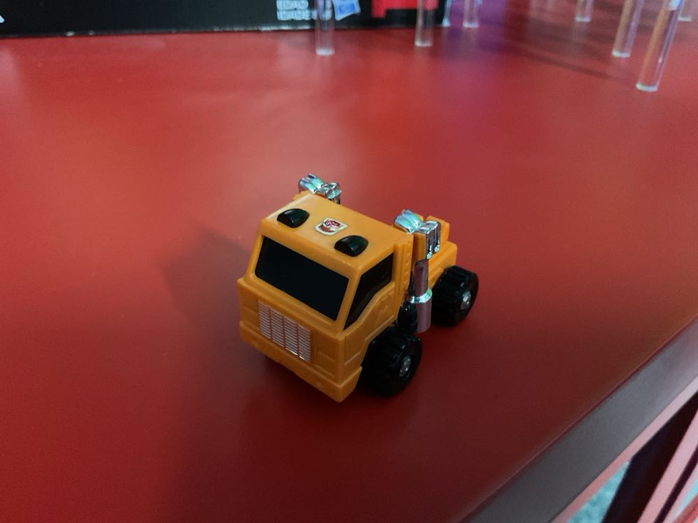 Transformers G1 Huffer - Hasbro (Transformers) (Transformers G1) action figure collectible - Main Image 2